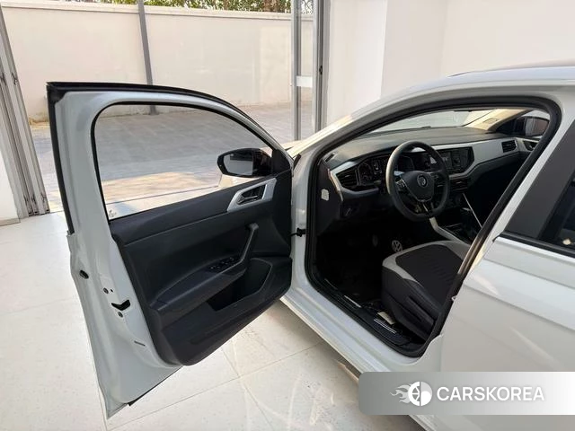 Volkswagen Polo 2020 Белый из Китая, фото 4