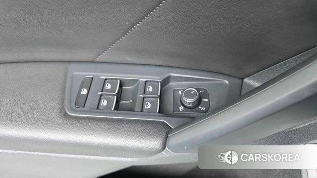 Volkswagen Tiguan second Generation 2022 Белый из Кореи, фото 4