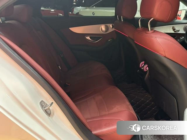Mercedes-Benz Class C 2021 Белый из Китая, фото 4