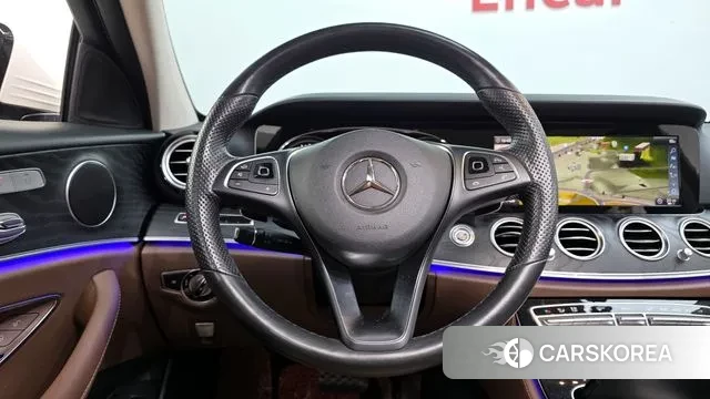 Mercedes-Benz E-Class W213 2018 Белый из Кореи, фото 4