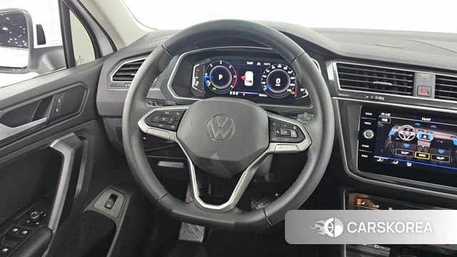 Volkswagen Tiguan second Generation 2022 Белый из Кореи, фото 4