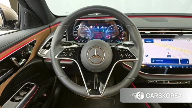 Mercedes-Benz E-Class W214 2025 Песочный из Кореи, фото 4