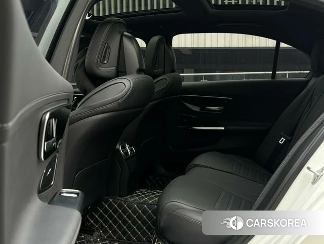 Mercedes-Benz Class C 2023 Белый из Китая, фото 4