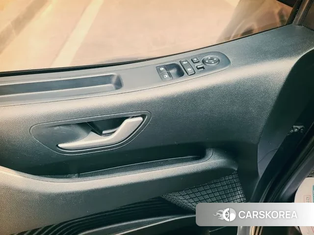 Hyundai Staria 2023 Серый из Кореи, фото 4