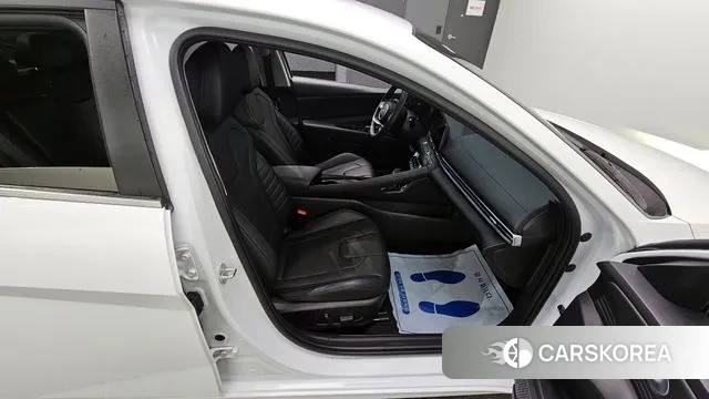 Hyundai The New Avante (CN7) 2023 Белый из Кореи, фото 4