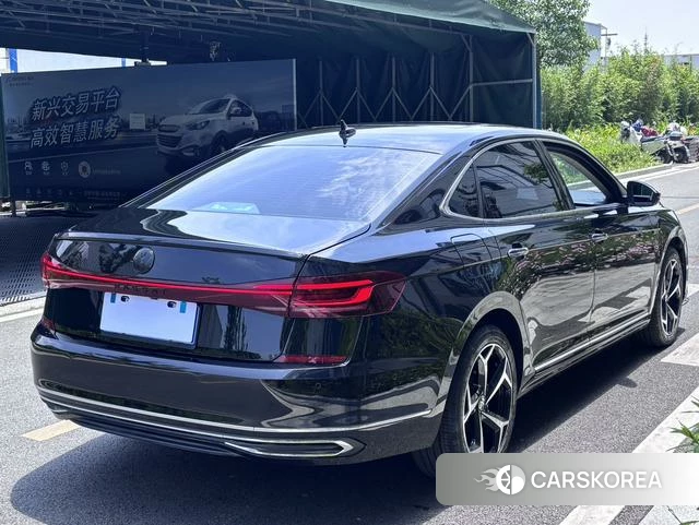 Volkswagen Passat 2022 Черный из Китая, фото 4