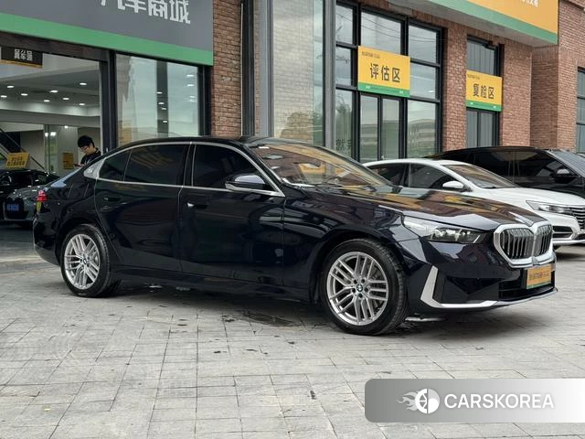 BMW 5 series 2025 Черный из Китая, фото 4