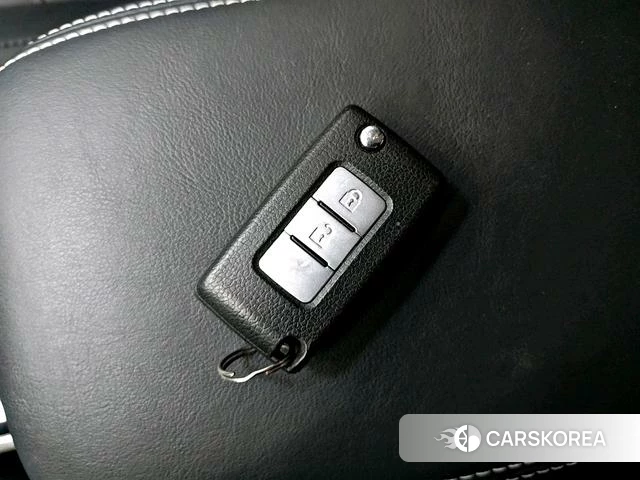 Mitsubishi  Outlander 2024 Белый из Китая, фото 4