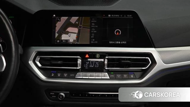 BMW 4 Series (G22) 2023 Светло-серебряный цвет из Кореи, фото 4