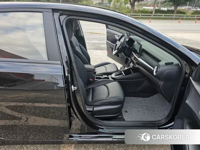 Kia The New K3 2nd generation 2024 Черный из Кореи, фото 4