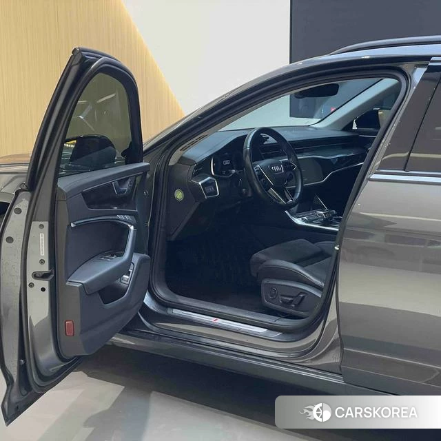 Audi A6 (import) 2023 Темно-серый из Китая, фото 4