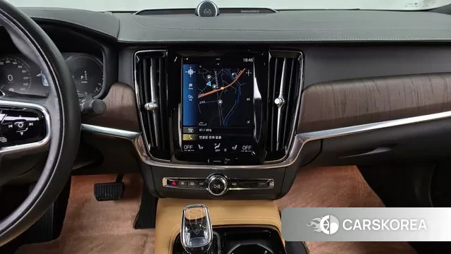 Volvo S90 2021 Светло-серебряный цвет из Кореи, фото 4