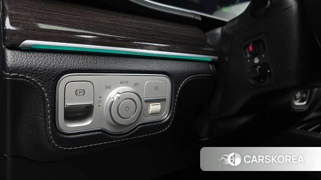Mercedes-Benz GLE-Class W167 2022 Темно-зеленый из Кореи, фото 4