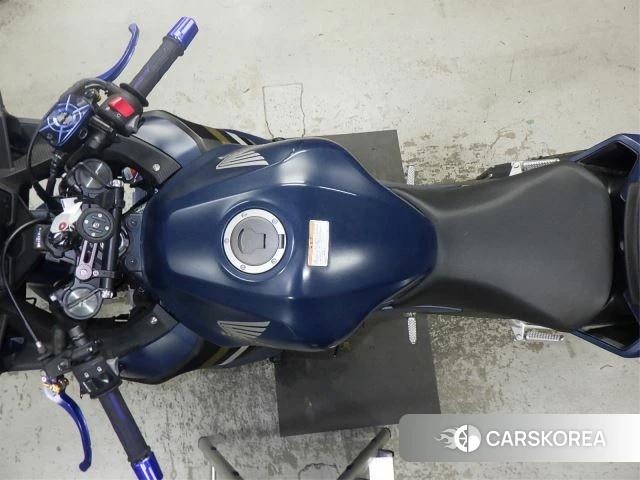 Проданный Honda CBR400R id 3997878 из Японии, фото 3