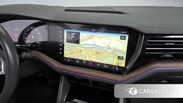 Volkswagen Touareg 3rd generation 2020 Коричневый из Кореи, фото 4