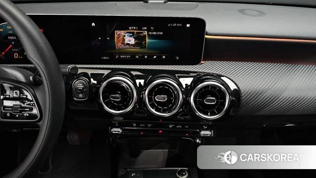 Mercedes-Benz A-Class W177 2019 Серебряный из Кореи, фото 4