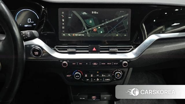 Kia Niro Plus 2022 Серебряный из Кореи, фото 4