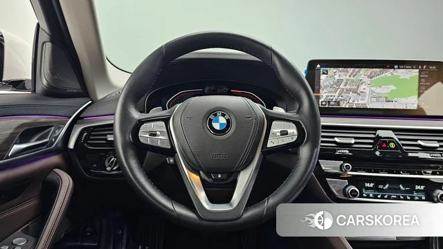 BMW 5 Series (G30) 2021 Белый из Кореи, фото 4