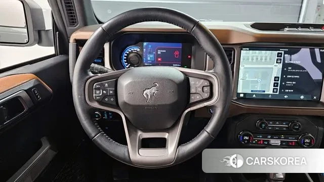 Ford Bronco 6th Generation 2023 Небесно-голубой из Кореи, фото 4