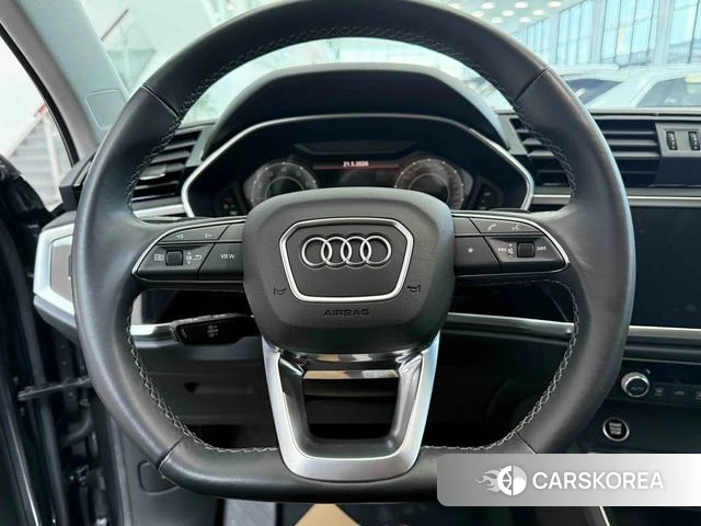 Audi Q3 2022 Темно-серый из Китая, фото 4
