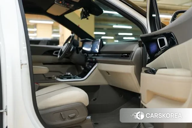 Kia Carnival 4th generation 2023 Белый из Кореи, фото 4