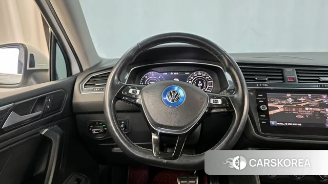 Volkswagen Tiguan second Generation 2018 Белый из Кореи, фото 4