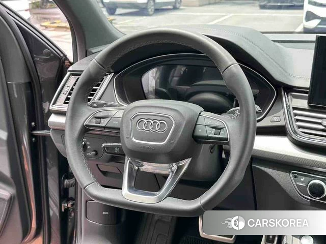 Audi Q5L 2024 Темно-серый из Китая, фото 4
