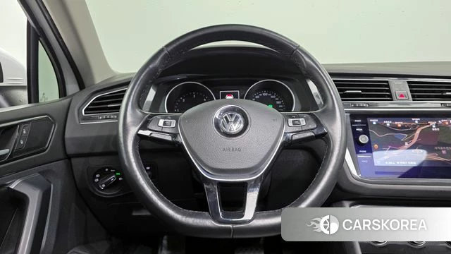 Volkswagen Tiguan second Generation 2018 Белый из Кореи, фото 4