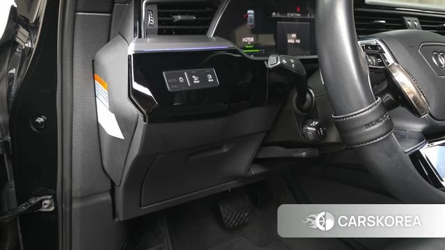 Audi e-Tron 2021 Черный из Кореи, фото 4