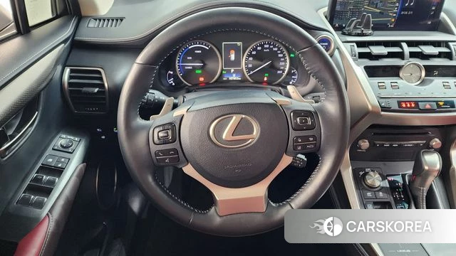 Lexus NX300h 2018 Серебряный из Кореи, фото 4