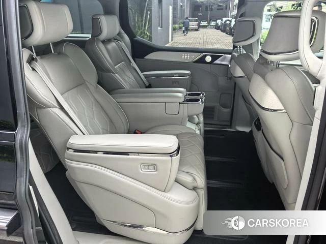 Volvo EM90 2024 Черный из Китая, фото 4