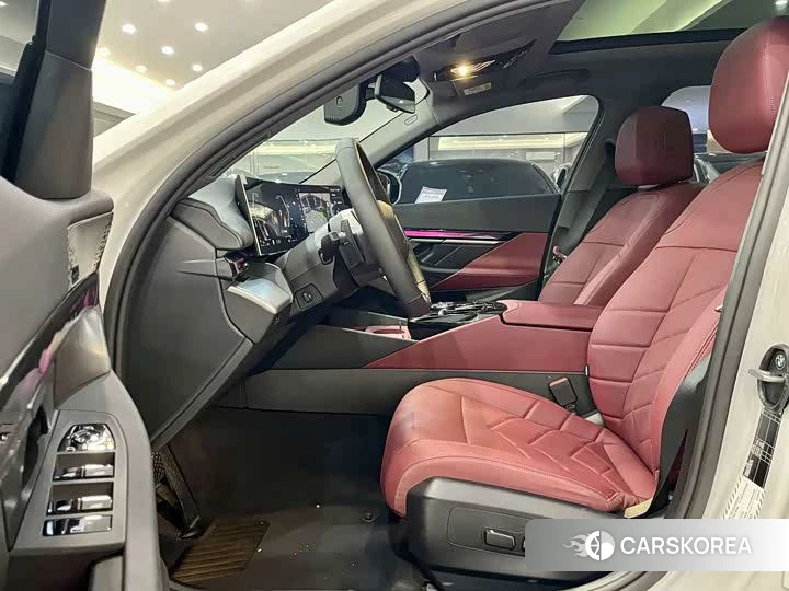 BMW 5 series 2024 Белый из Китая, фото 4