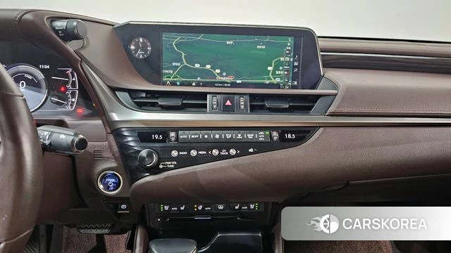 Lexus ES300h 7th generation 2018 Жемчужный цвет из Кореи, фото 4