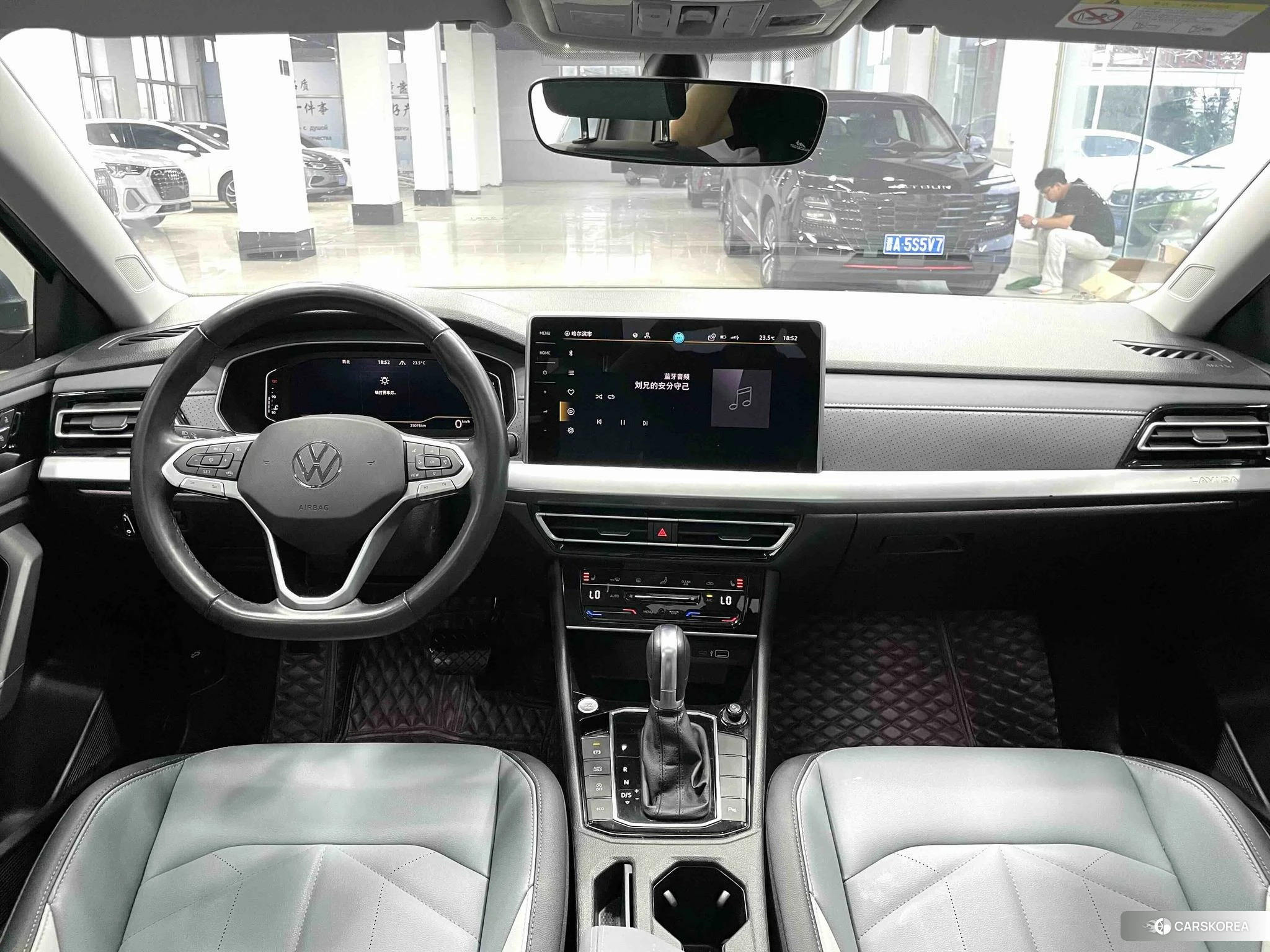 Volkswagen Lavida 2022 Синий из Китая, фото 4