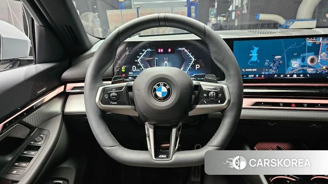 BMW 5 Series (G60) 2025 Светло-серебряный цвет из Кореи, фото 4