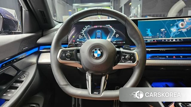 BMW 5 Series (G60) 2023 Черный из Кореи, фото 4