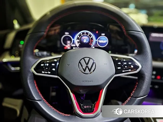 Volkswagen Golf 8th Generation 2023 Черный из Кореи, фото 4