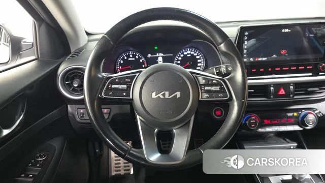 Kia The New K3 2nd generation 2023 Белый из Кореи, фото 4