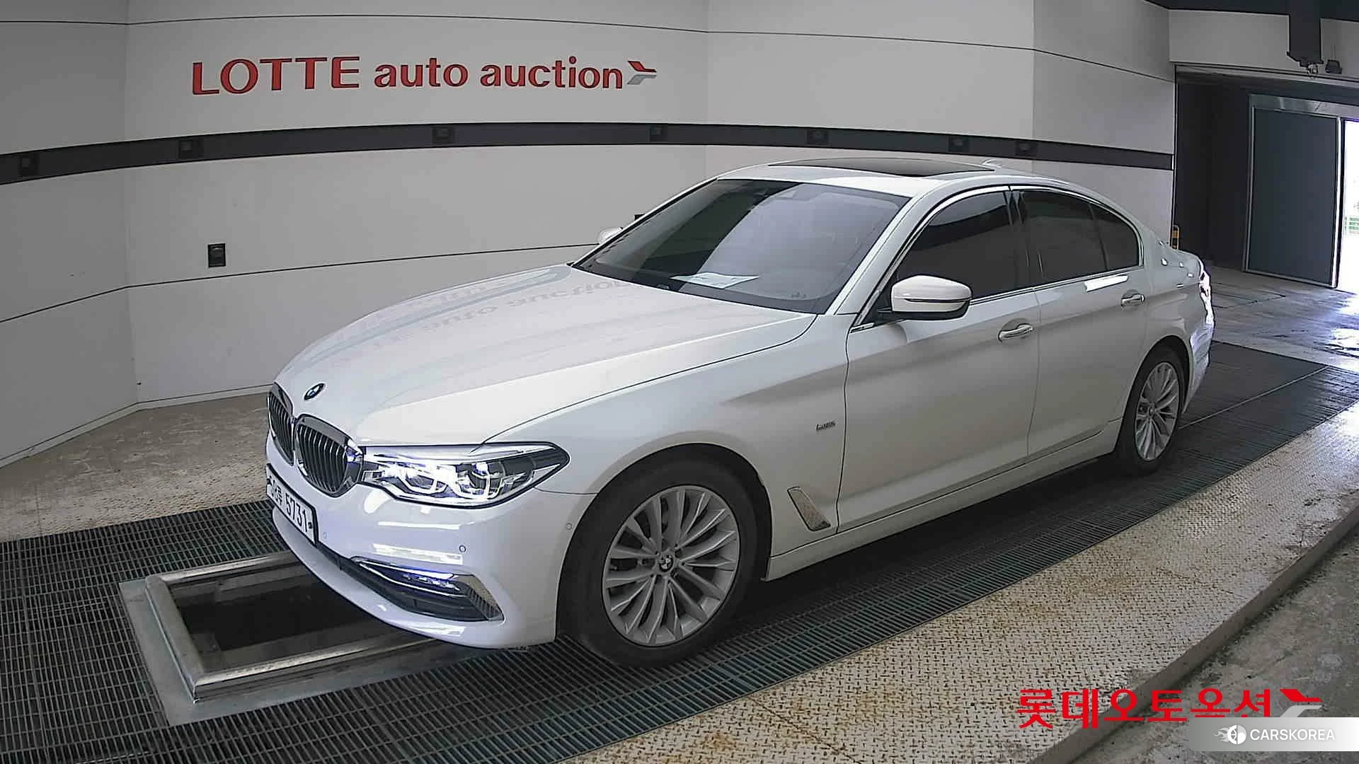 BMW  520d 2018 Белый из Кореи, фото 4