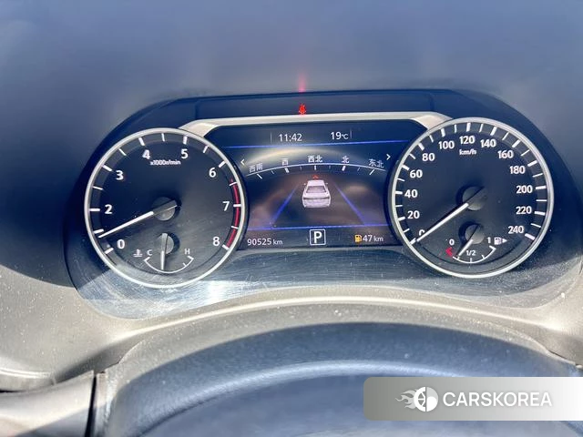 Nissan Xuan Yi 2024 Серебристо-серый из Китая, фото 4