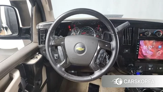 Chevrolet Express Van 2021 Черный из Кореи, фото 4