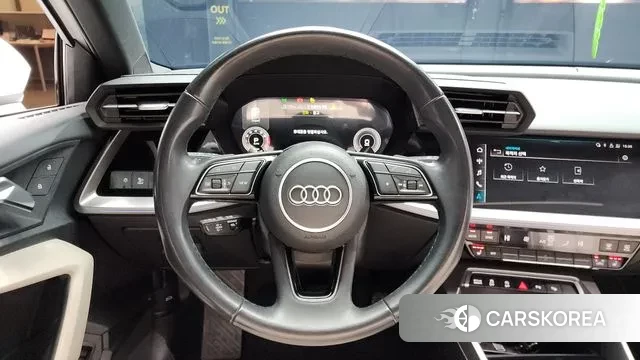 Audi A3 (8Y) 2024 Белый из Кореи, фото 4