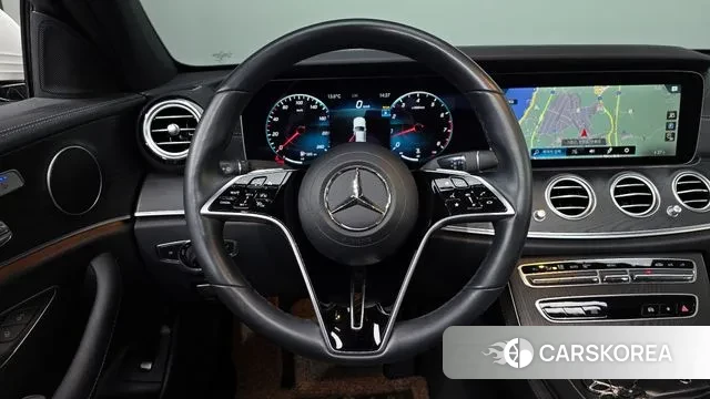 Mercedes-Benz E-Class W213 2022 Белый из Кореи, фото 4