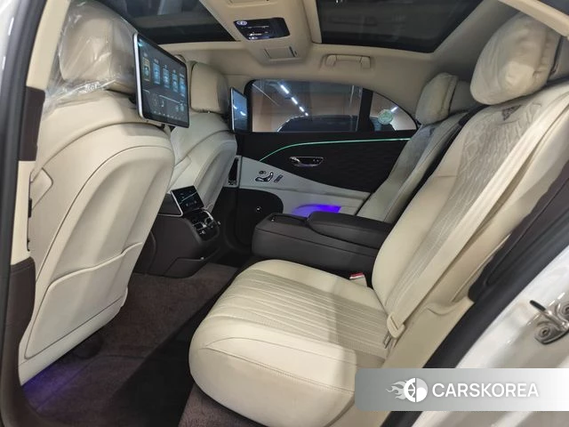 Bentley Flying Spur 3rd Generation 2022 Белый из Кореи, фото 4