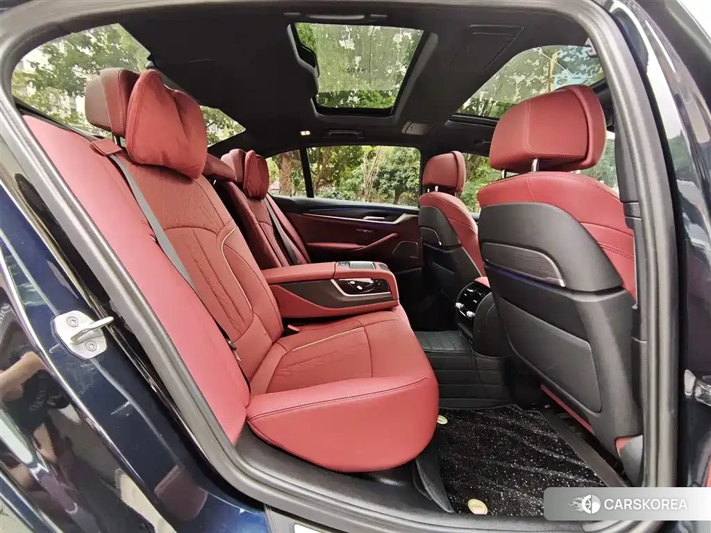 BMW 5 series 2023 Черный из Китая, фото 4