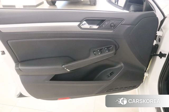 Volkswagen Lingdu 2021 Белый из Китая, фото 4