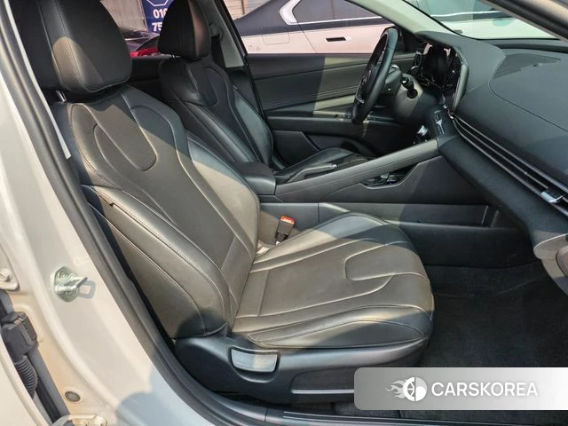 Hyundai Avante (CN7) 2022 Серебристо-серый из Кореи, фото 4