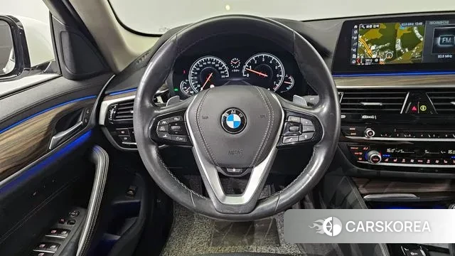 BMW 5 Series (G30) 2018 Белый из Кореи, фото 4