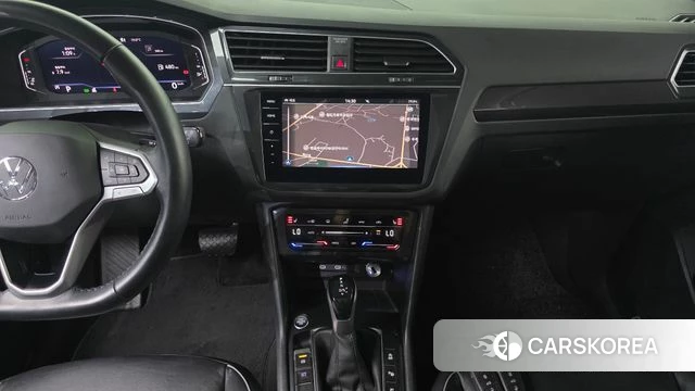 Volkswagen Tiguan second Generation 2022 Серебряный из Кореи, фото 4