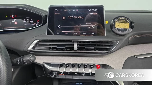 Peugeot 5008 second generation 2022 Белый из Кореи, фото 4